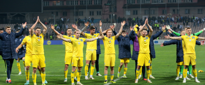 camisa de futebol ucraniana